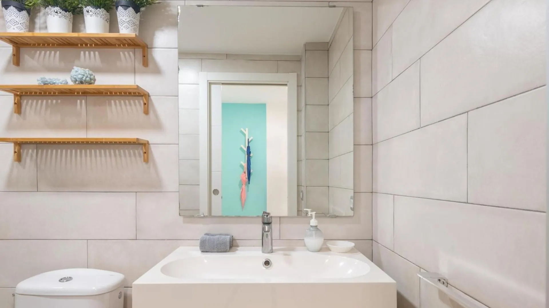 Fantastico Piso 2 Habitaciones A 2 Min De La Playa فوينخيرولا شقة