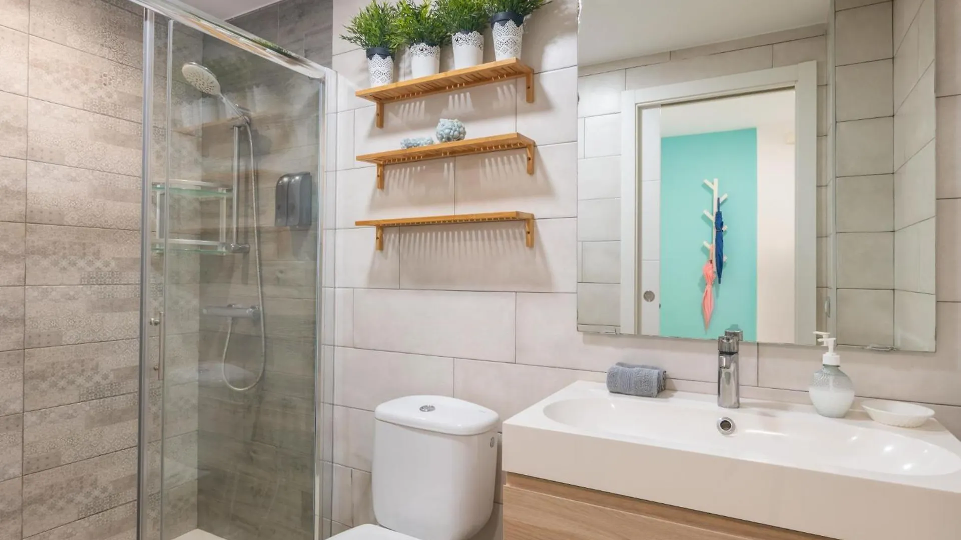 شقة Fantastico Piso 2 Habitaciones A 2 Min De La Playa فوينخيرولا